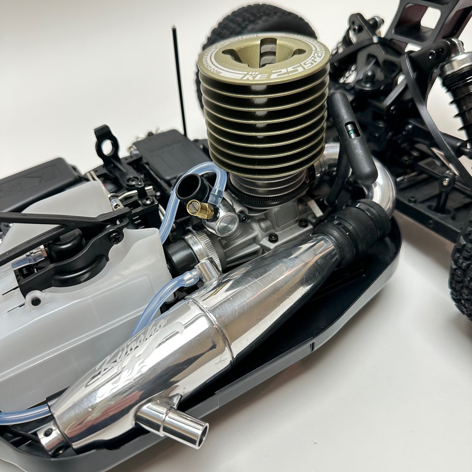 Kyosho Inferno MP10 1:8 RC Nitro Readyset T1 Red (KE25SP Motor) 33025T1-25 - Abbildung 2