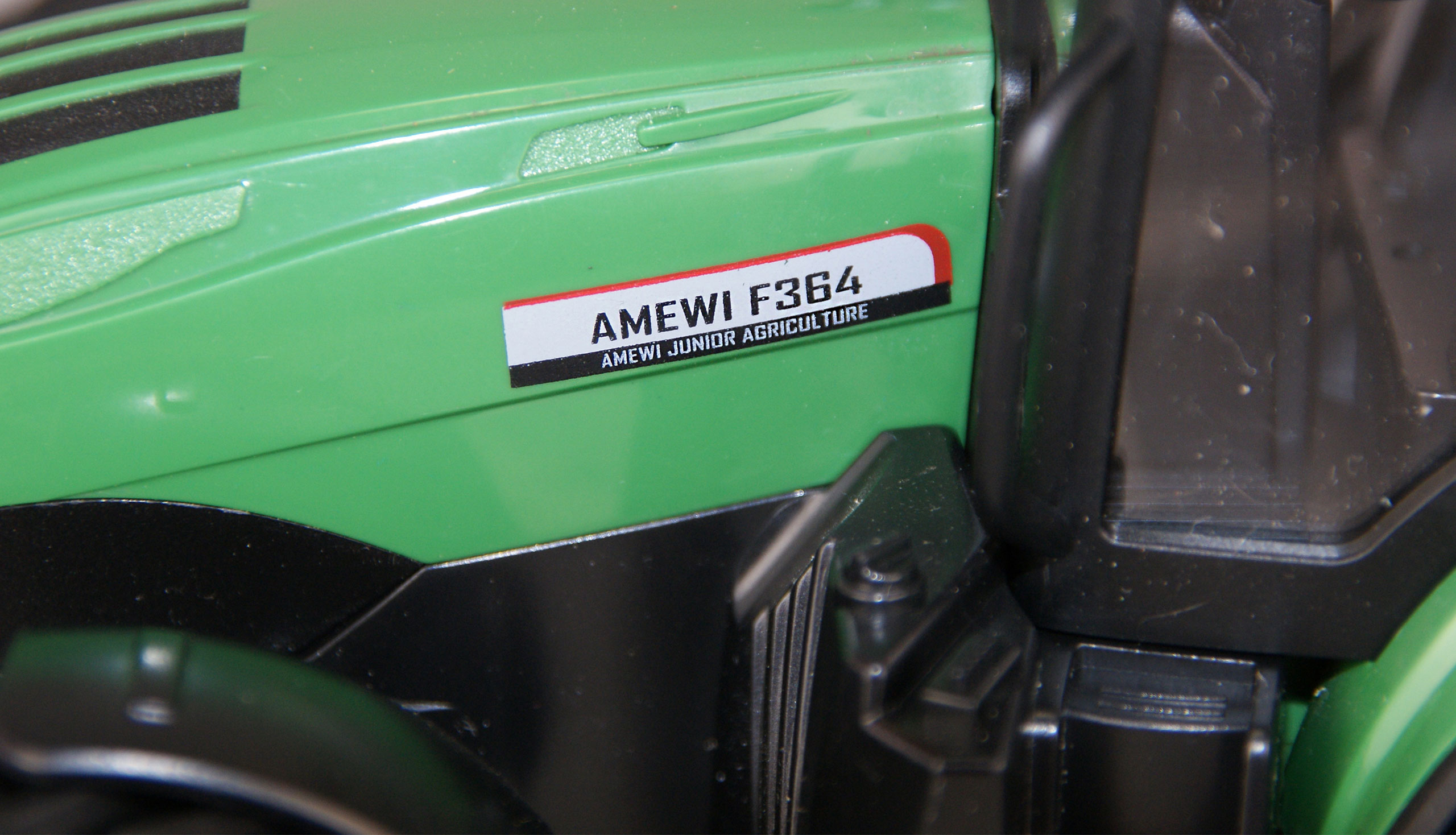 Amewi RC-Traktor mit Grubber 1:24 RTR grün 22640