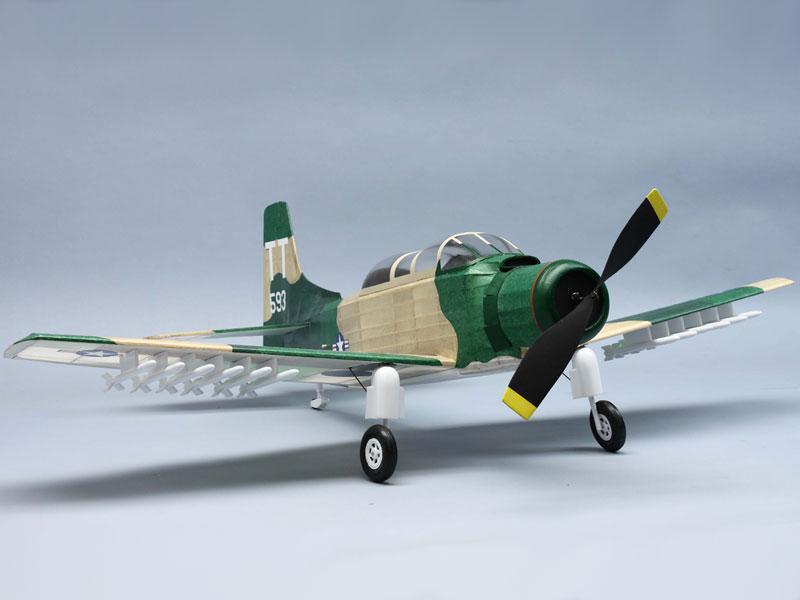 Dumas A1-E Skyraider Balsabausatz 329