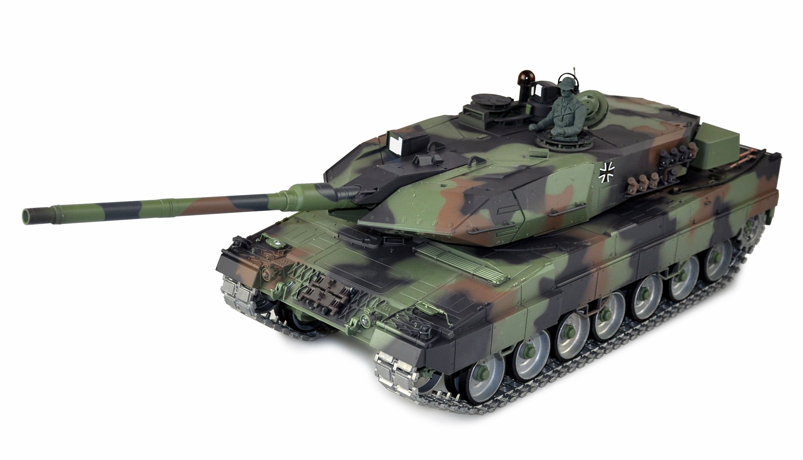 Amewi Leopard 2A6 1:16 Professional Line IR/BB Panzermodell mit Sound 23113